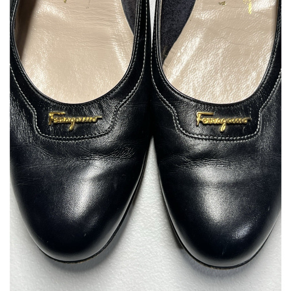 Salvatore Ferragamo Leather Pumps Heels 8 AAA Black Gold Script Logo Slip On - Picture 5 of 12